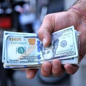 دلار دوباره روی دور افتاد