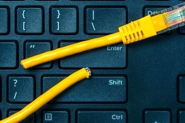 وعده رفع محدودیت اینترنت تا ماه آینده