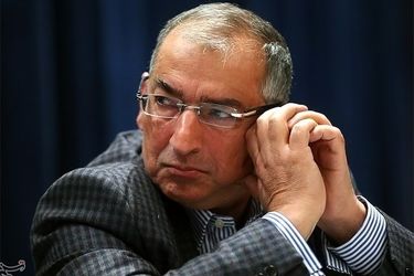 زیباکلام: جنگی در کار نیست؛ جمهوری اسلامی شروط ترامپ را می‌پذیرد