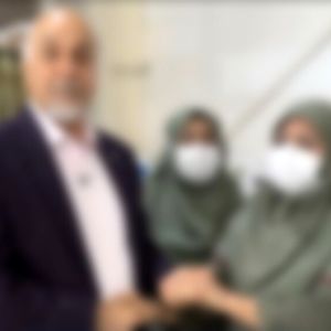 بوسه بر دست کارگر زن، کار دست کارفرما داد