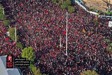 تصاویر هوایی از تشییع رهبر شهید در مسجد جمکران