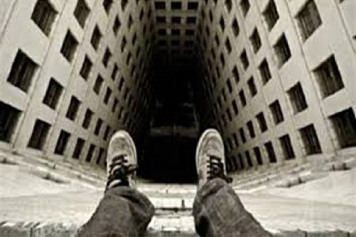 سقوط مرگبار دختر جوان از بالکن