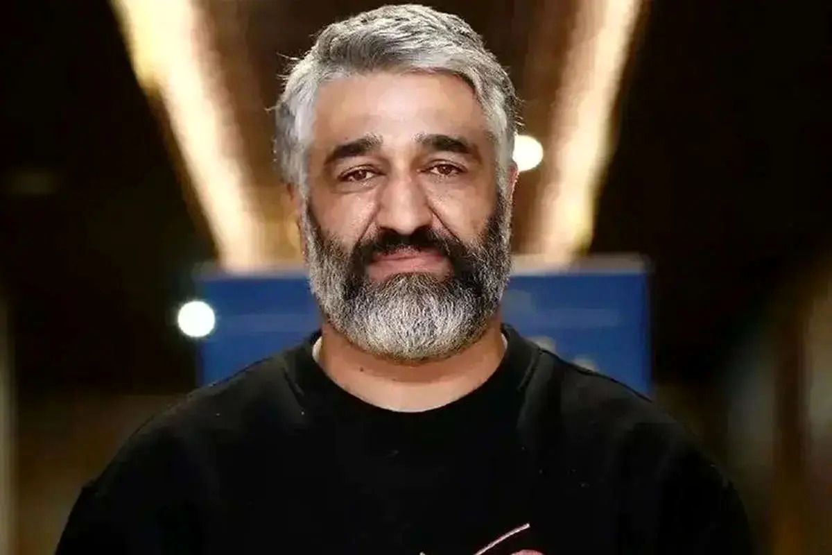 جدید ترین عکس از پژمان جمشیدی و وکیلش در دادگاه