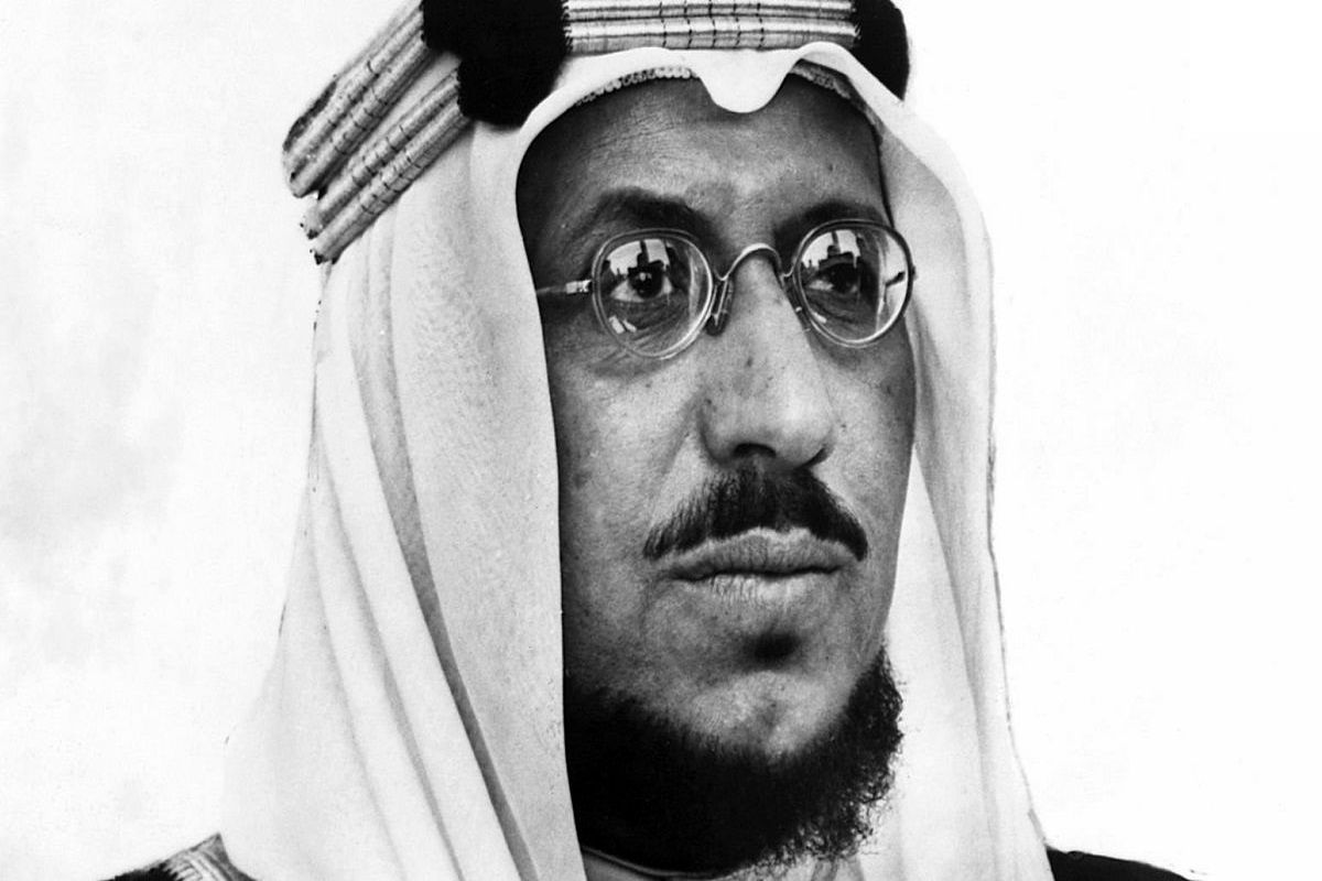 پادشاه عربستان در حال خوردن 4 آهو و 3 گوسفند کامل