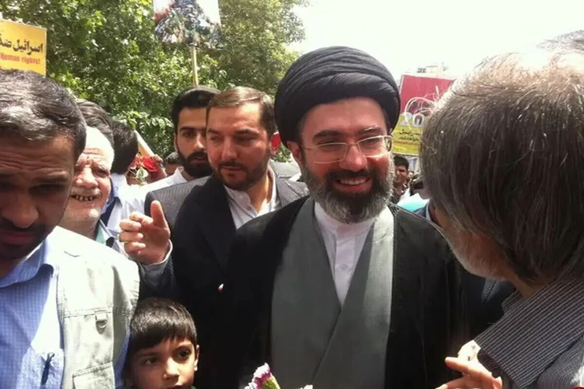 روضه‌خوانی فرزند آیت‌الله مجتبی خامنه‌ای برای مادرش/ ویدئو