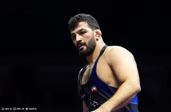 دبیر، منتقدان حسن یزدانی را «نفهم» خواند!