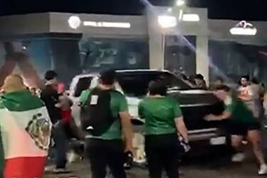 ویدئویی از زیر گرفتن هواداران در مکزیک/ 17 نفر زخمی شدند