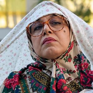 حمله شدید به «خانوم والده»؛ اعتراض به پوشاندن لباس زنانه به بازیگر مرد