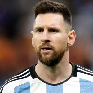 لبخند جالب مسی وقتی خبرنگار به او میگوید GOAT/ ویدئو