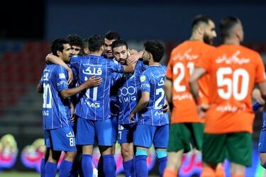 بمب ساعتی در باشگاه استقلال