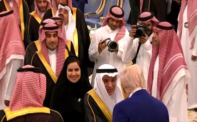 تصاویر دست‌دادن دیپلمات‌های زن عربستان با ترامپ
