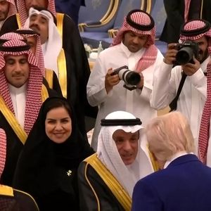 تصاویر دست‌دادن دیپلمات‌های زن عربستان با ترامپ
