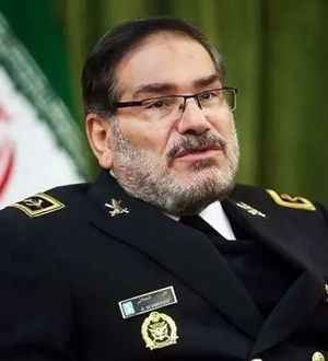 جزئیات زنده بیرون کشیدن شمخانی از زیر آوار/ ویدئو