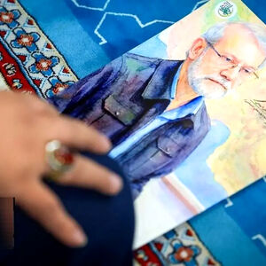 نصب سنگ مزار شهیدان لاریجانی/ تصاویر