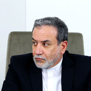 هشدار عراقچی به ترامپ: توهین به رهبر معظم ایران را کنار بگذار