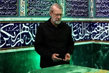 تصویری کمتر دیده شده از شهید لاریجانی در کنار دلاورمردان نیروی دریایی ارتش 