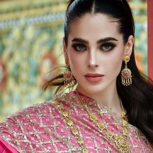 زیباترین شورشی جهان/ ملکه‌ای که سکوت نکرد