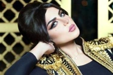 سوپرمدل عرب در حرم امام رضا / ویدئو