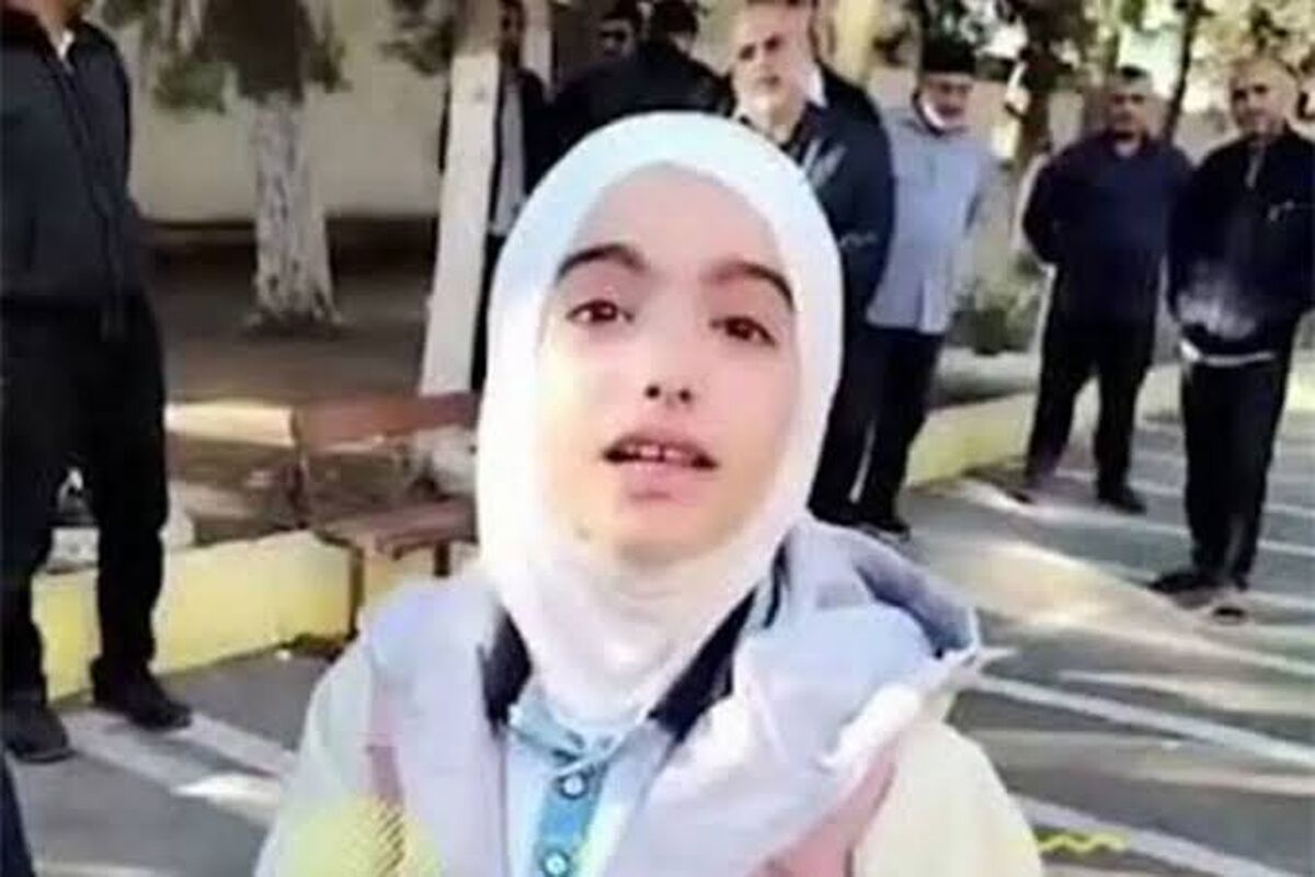 اشک‌های دختری که مجبورش کردند بی‌حجاب باشد/ ویدئو