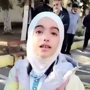 اشک‌های دختری که مجبورش کردند بی‌حجاب باشد/ ویدئو