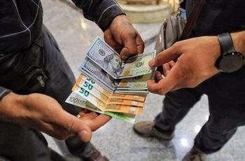 دلار در آستانه ورود به کانال ۷۰ هزار تومان قرار گرفت