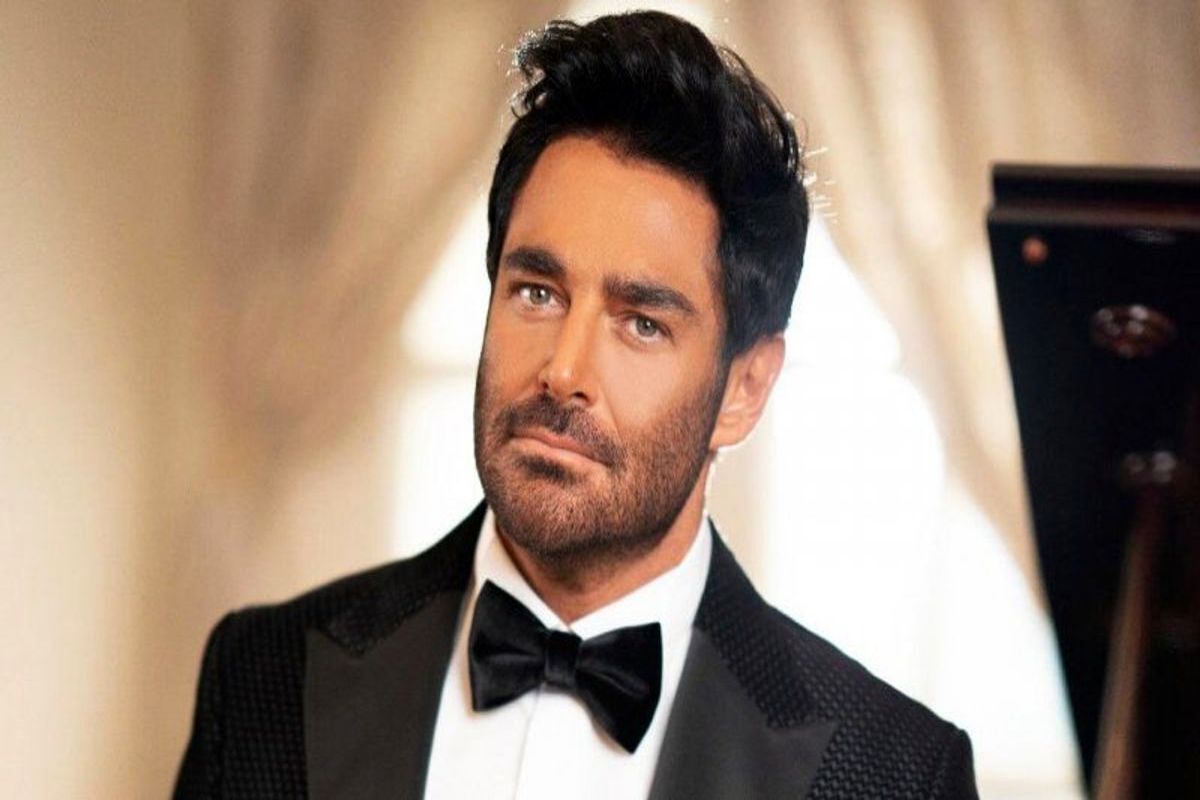 گاف عجیب در یک بنر تبلیغاتی با حضور رضا گلزار/ عکس