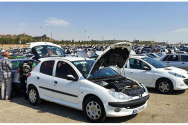 قیمت خودرو داخلی کاهشی شد