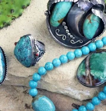 آشنایی با انواع سنگ در صنعت جواهرسازی؛ از سنگ‌های قیمتی تا نیمه‌قیمتی