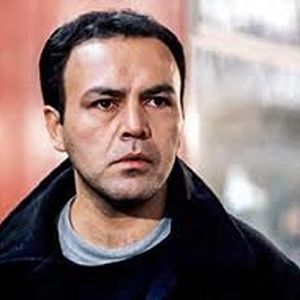تصویر جالب از ماشین لوکس فریبرز عرب‌نیا/ ویدئو