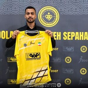 لیگ برتر یا میدان فحاشی؟ بی‌ادبی از سکو به داخل زمین منتقل شد