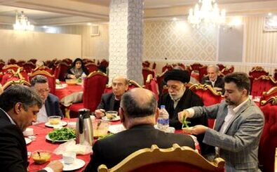 تصاویری از سیدهادی خامنه ای، فائزه هاشمی، آخوندی و معاون پزشکیان در یک افطاری سیاسی/ ابتکار و مولاوردی هم بودند
