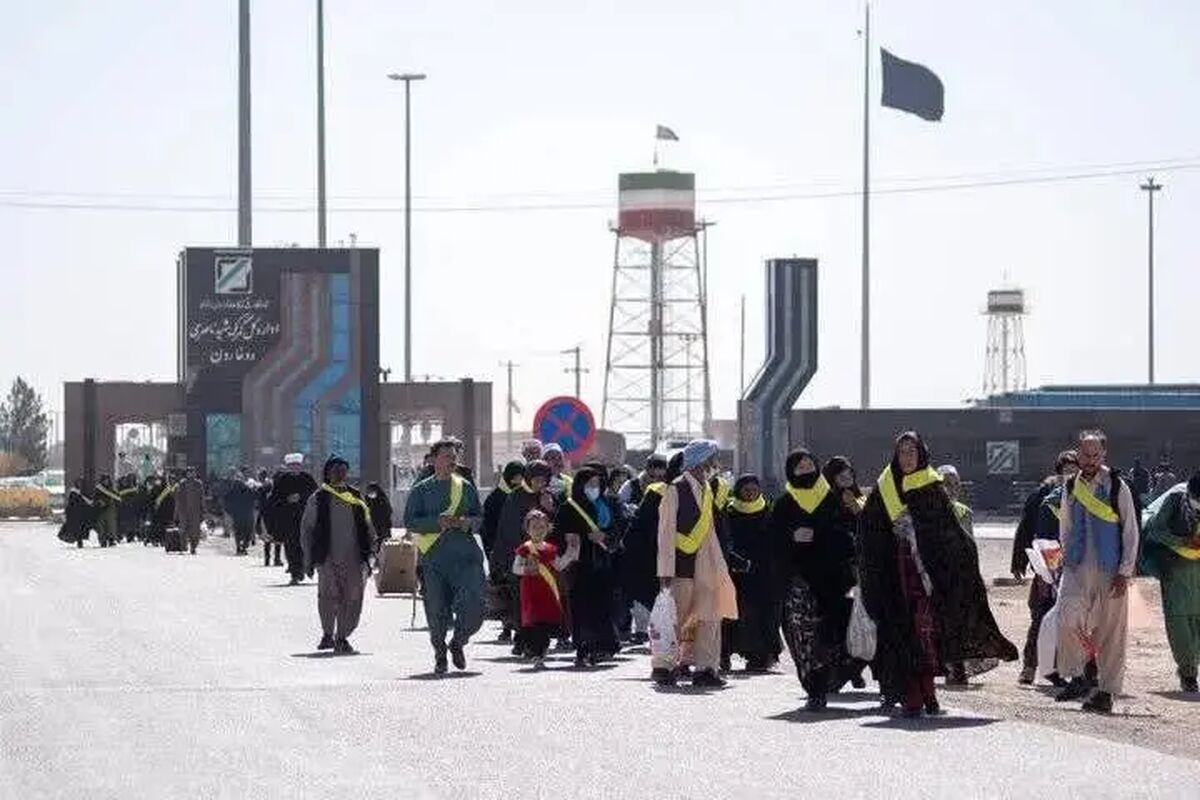 ورود ۲۵۰۰ نفر از اتباع افغانستانی به کشور برای شرکت در مراسم تشییع رهبری