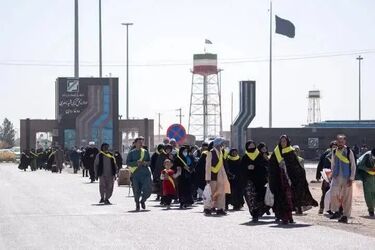 ورود ۲۵۰۰ نفر از اتباع افغانستانی به کشور برای شرکت در مراسم تشییع رهبری