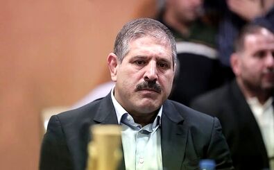 عباس جدیدی کلاشینکف بدست در ایست بازرسی/ عکس