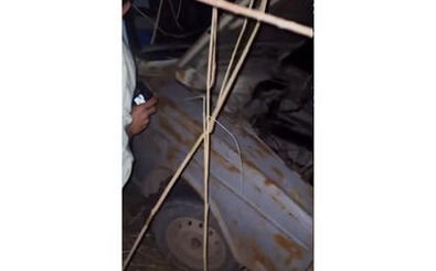 اسکلت مرد گمشده پس از 3 سال در خودروی رها شده پیدا شد/ ویدئو
