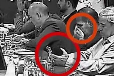 گوشی‌بازی مسئولان در جلسه‌ حل مشکلات اقتصادی/ ویدئو