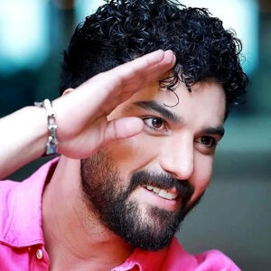 سینا مهراد: دو ماه است نخندیده ام/ نمی‌دانستم نمازم را مسخره می‌کنند