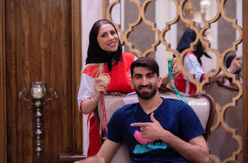 چیدمان شاهانه ویلای علیرضا بیرانوند با سلیقه اکرم بانو/ ویدئو