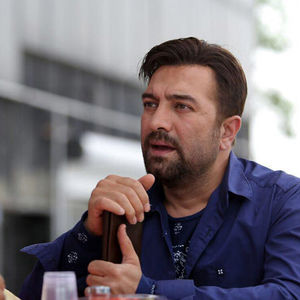 «مجید صالحی» با روسری در کنار رابعه اسکویی/ عکس