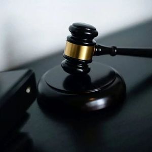 پدر و نامادری؛ مظنونان آزار پسربچه ۱۰ ساله
