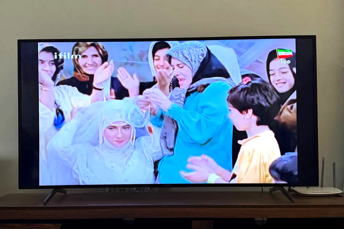 سانسور روبوسی جنجالی در صداوسیما