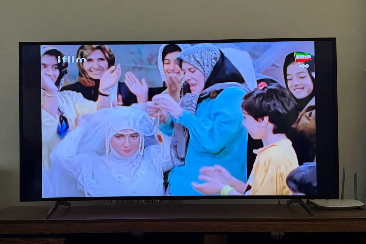 سانسور روبوسی جنجالی در صداوسیما