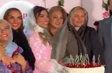 محمدرضا حیاتی در مهمونی شبانه بازیگران زن
