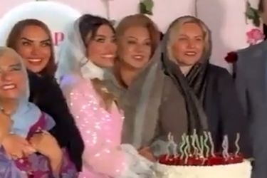 محمدرضا حیاتی در مهمونی شبانه بازیگران زن
