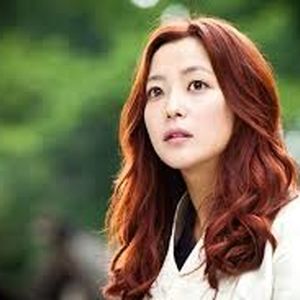 بیوگرافی بازیگر نقش پزشک زن سریال سرنوشت