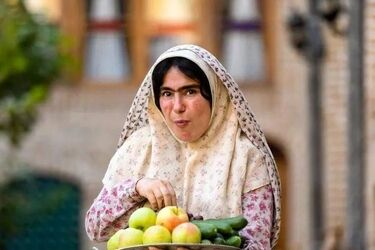 بازیگر بامداد خمار: مجبور شدم کامپوزیت‌های دندانم را بردارم/ ویدئو