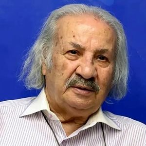 بوسه سعید پیردوست برای مردم از روی تخت بیمارستان/ ویدئو