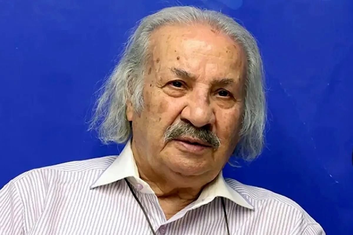 بوسه سعید پیردوست برای مردم از روی تخت بیمارستان/ ویدئو