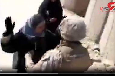 فیلم دست درازی به بدن زن چادری در ایست بازرسی یک مامور 