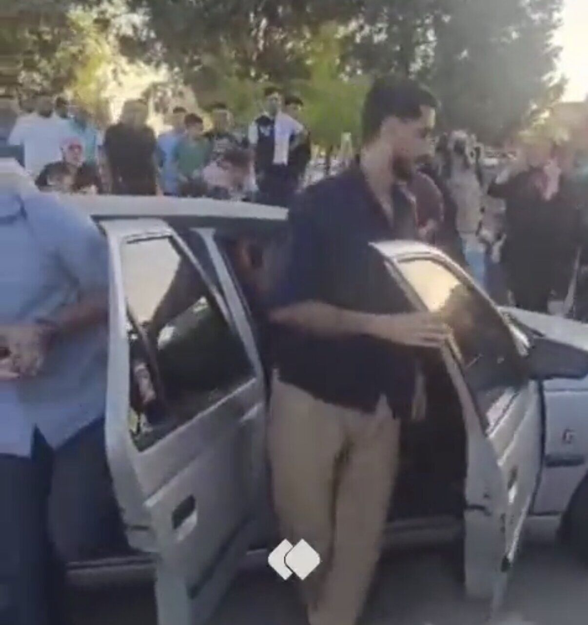 بازگشت سه جوان ارتشیِ ناو لاوان به کشور، بعد از ۶ ماه